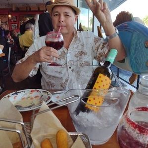 Meet your Posher, Eduardo